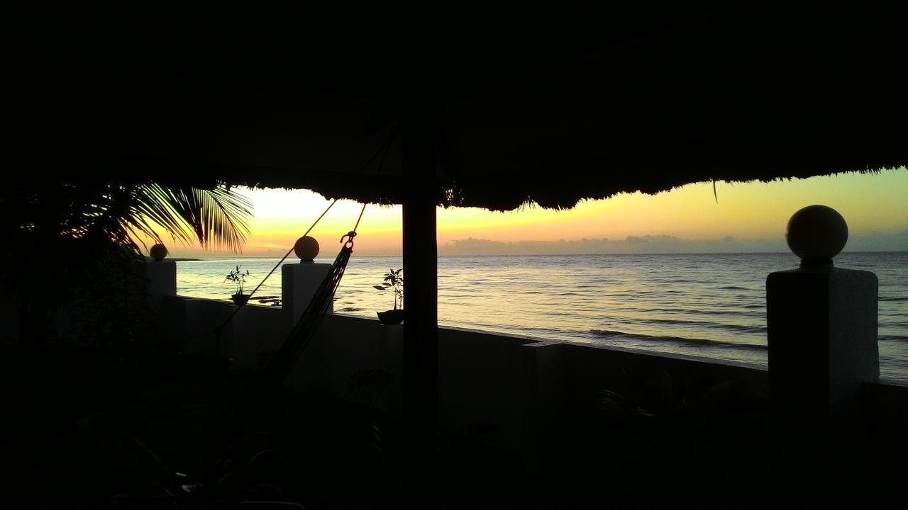 Bamboo Beachhouse Dormitory Garcia Hernandez Buitenkant foto